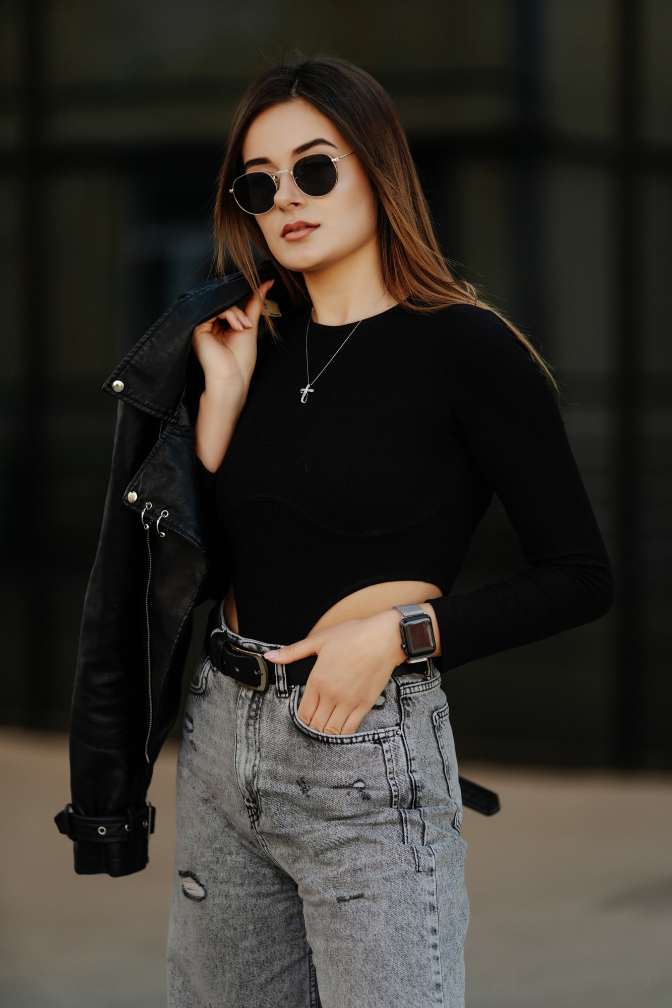 young-woman-hat-black